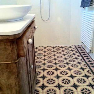 Casa1 Zementfliesen Serie Villa (VIL018 + RAN004) in einem Gäste-WC