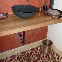 Zementfliesen (CST004, Serie Castillo) in einem Gäste-WC