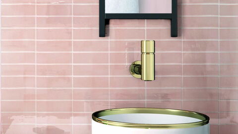 Wandfliesen Boheme von Cevica 6,25x20 cm, rosa, verlegt an der Wand in einem Badezimmer