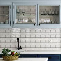 Keramikfliesen für die Küchenwand – Pflegeleichter Fliesenspiegel